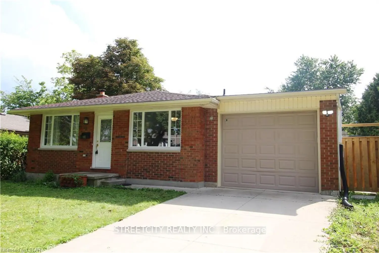 102 Paperbirch Crescent