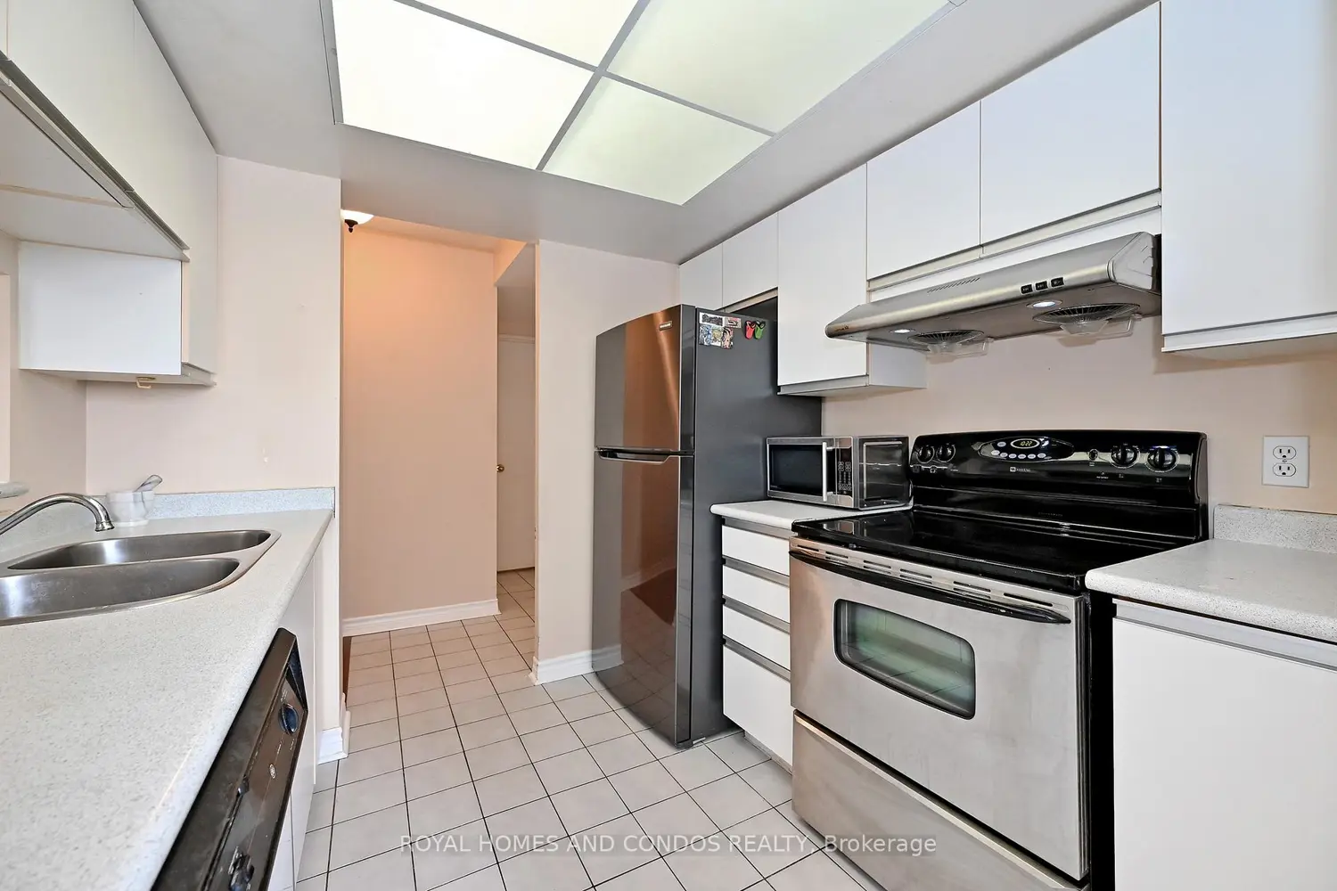 Additional image 9 of 2550 Lawrence Avenue 618