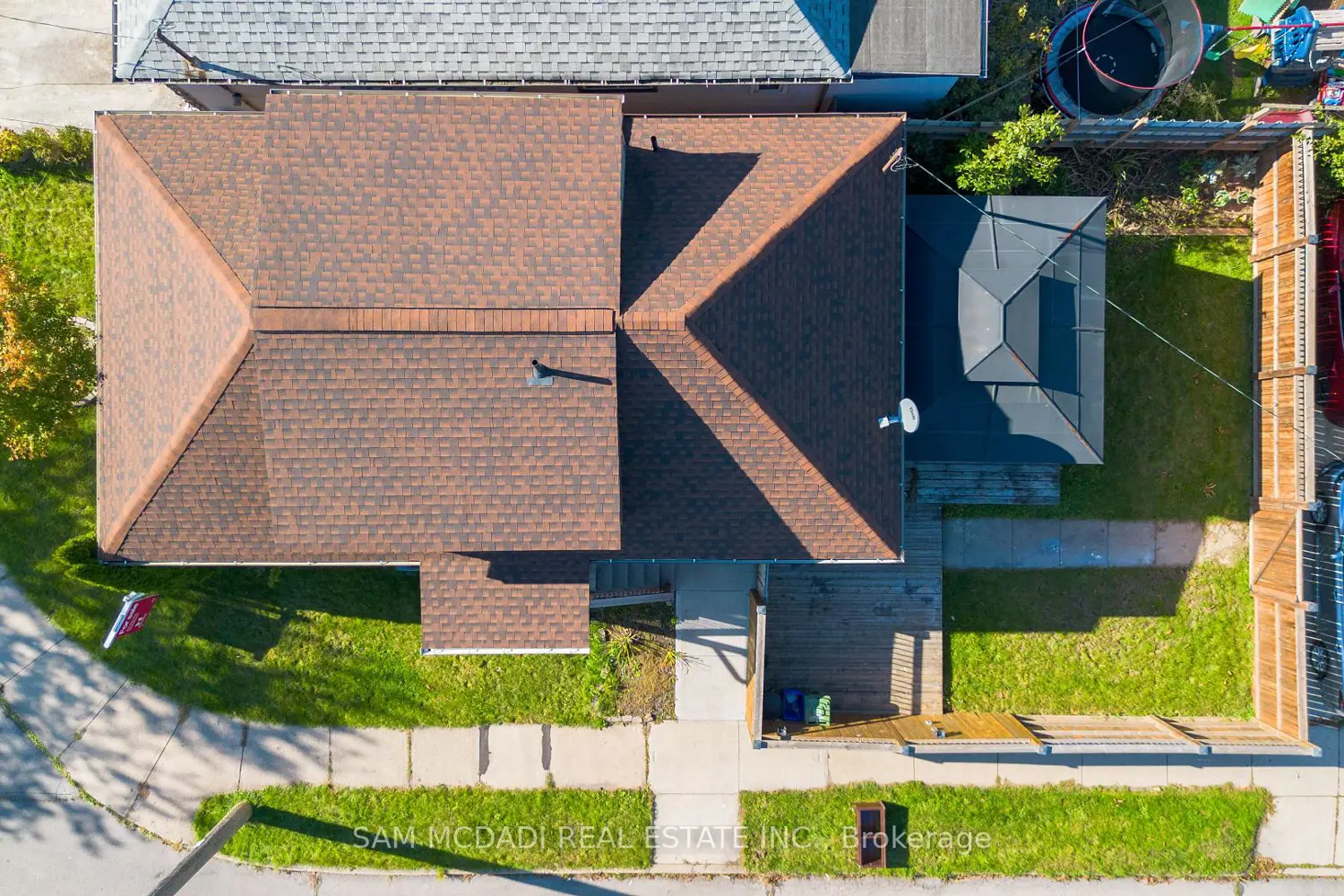 Additional image 19 of 55 Allan Avenue