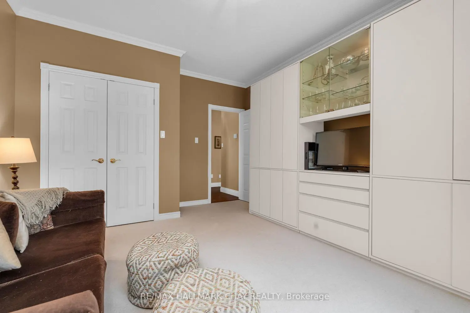 16 Chestnut Lane photo 3