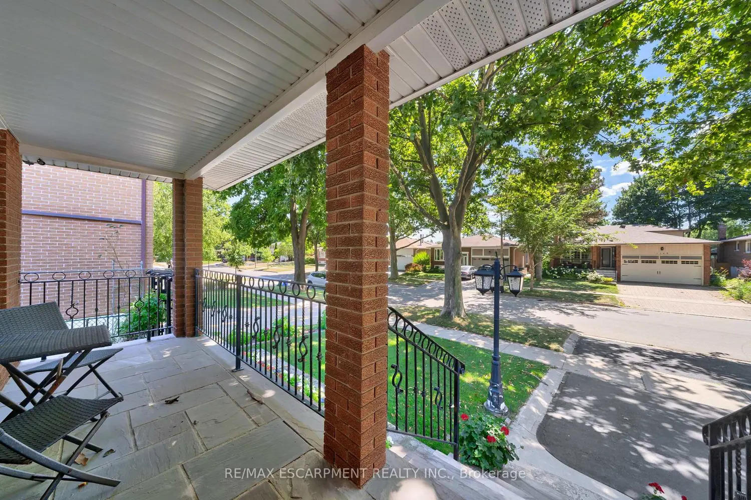 1149 Dowland Crescent photo 2
