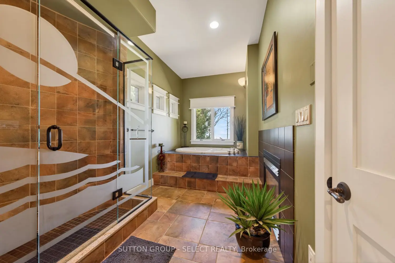 4544 Lakeshore Road photo 5