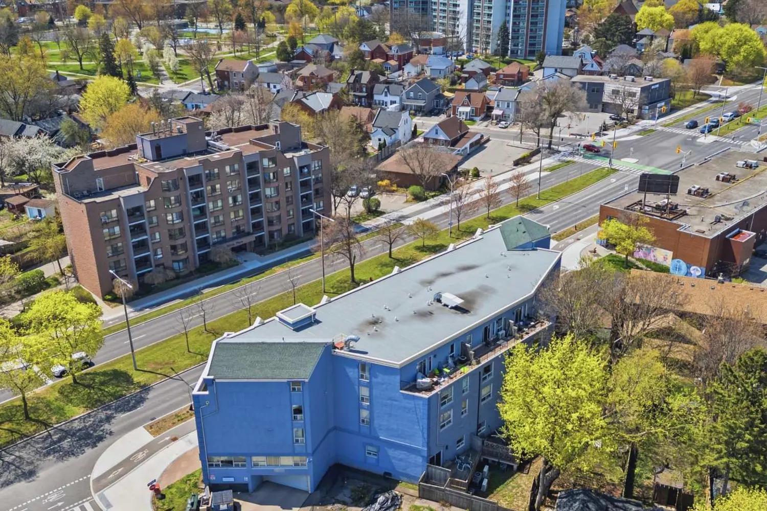 Additional image 4 of 400 York Boulevard 201
