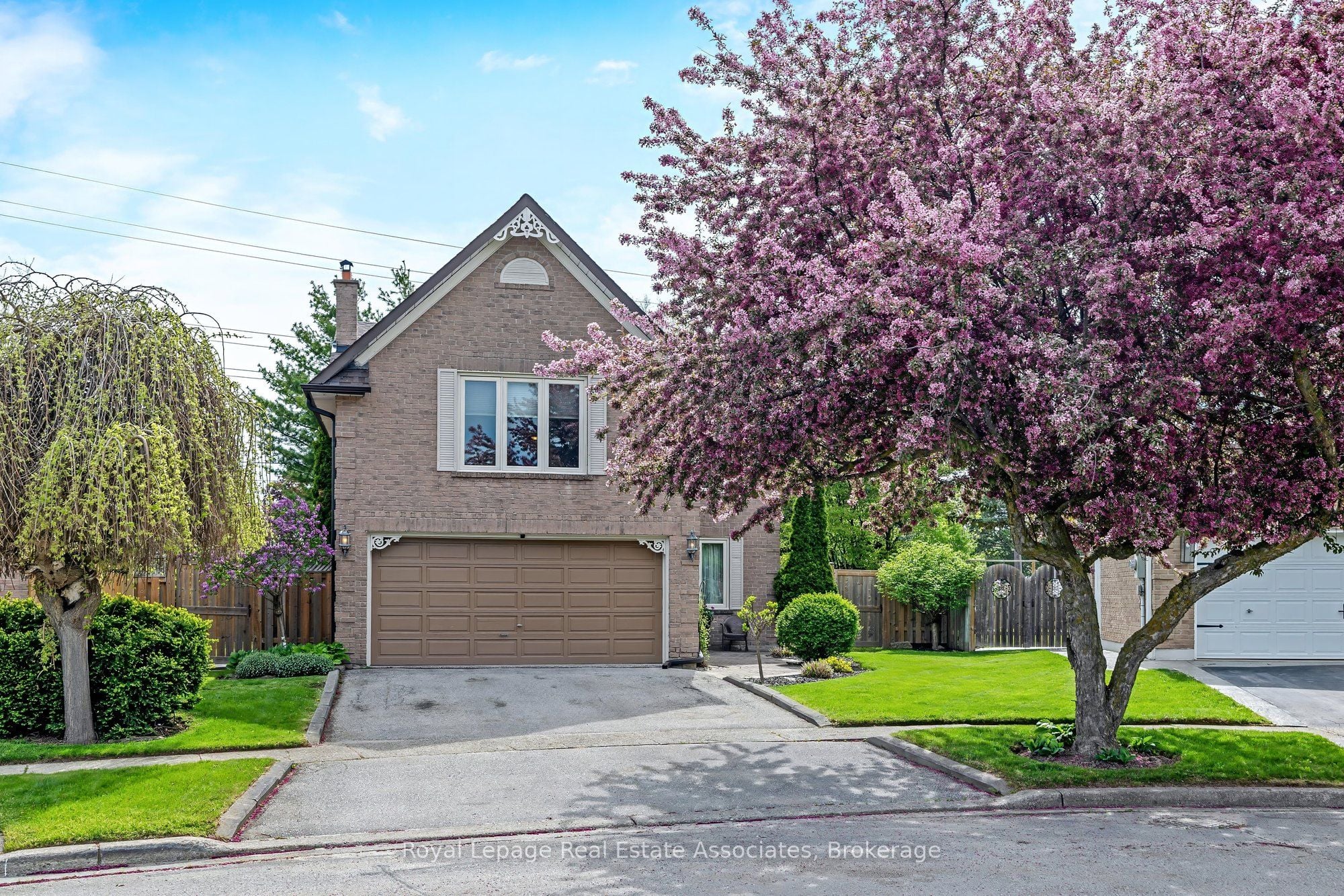 Additional image 2 of 16 Cotswold Court, Halton Hills, ON, L7G 5E5