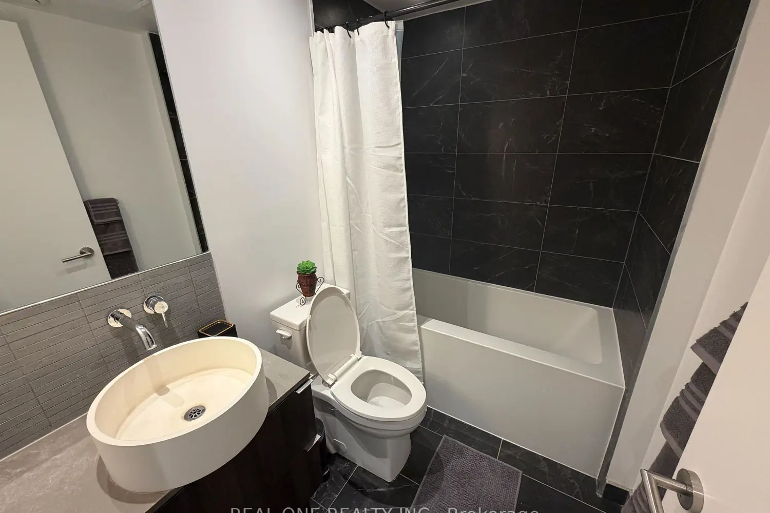 Additional image 13 of 161 Roehampton Avenue 1902
