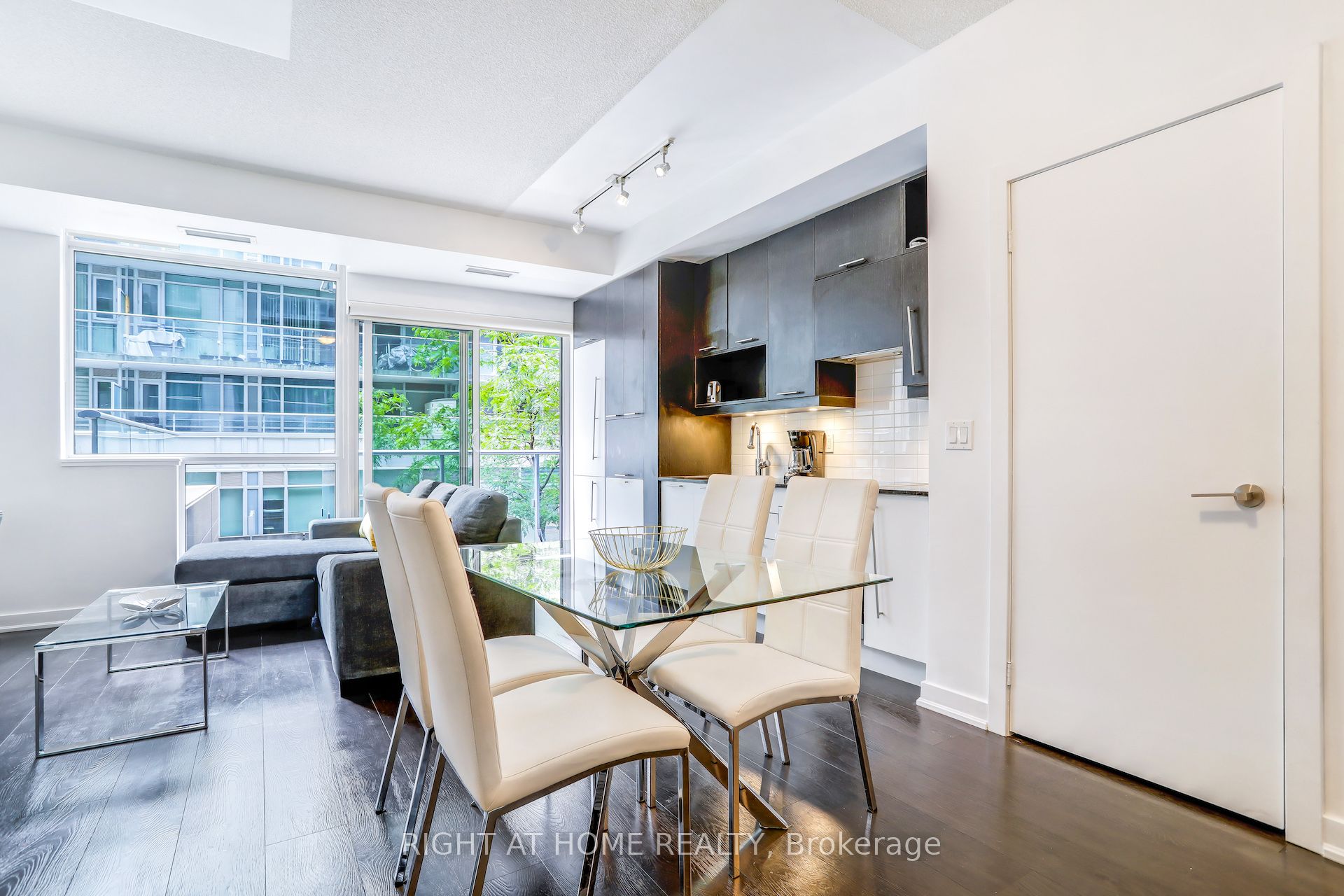 Additional image 6 of 311-199 Richmond Street W, Toronto, ON, M5V 0H4