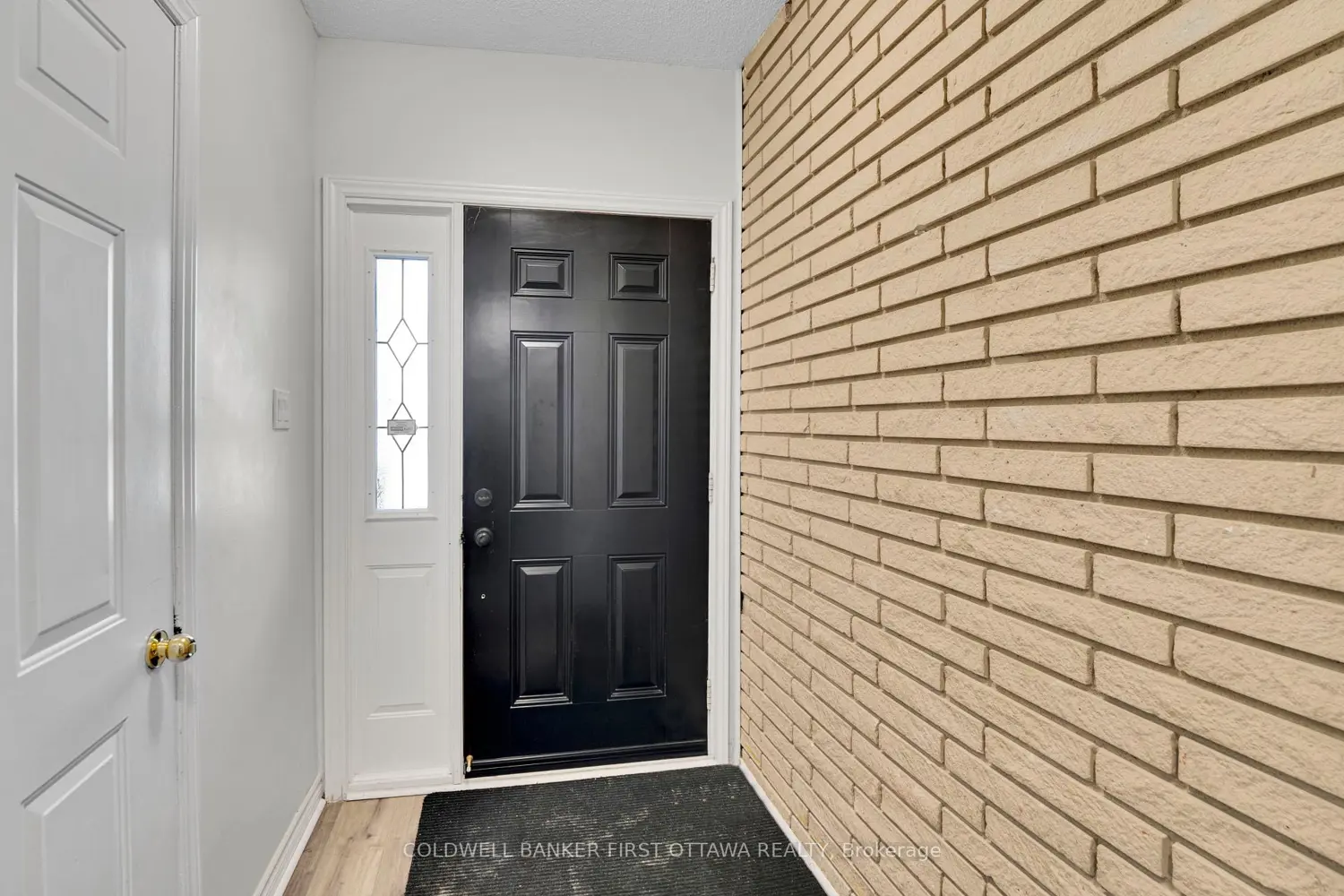 876 Balsam Drive photo 3