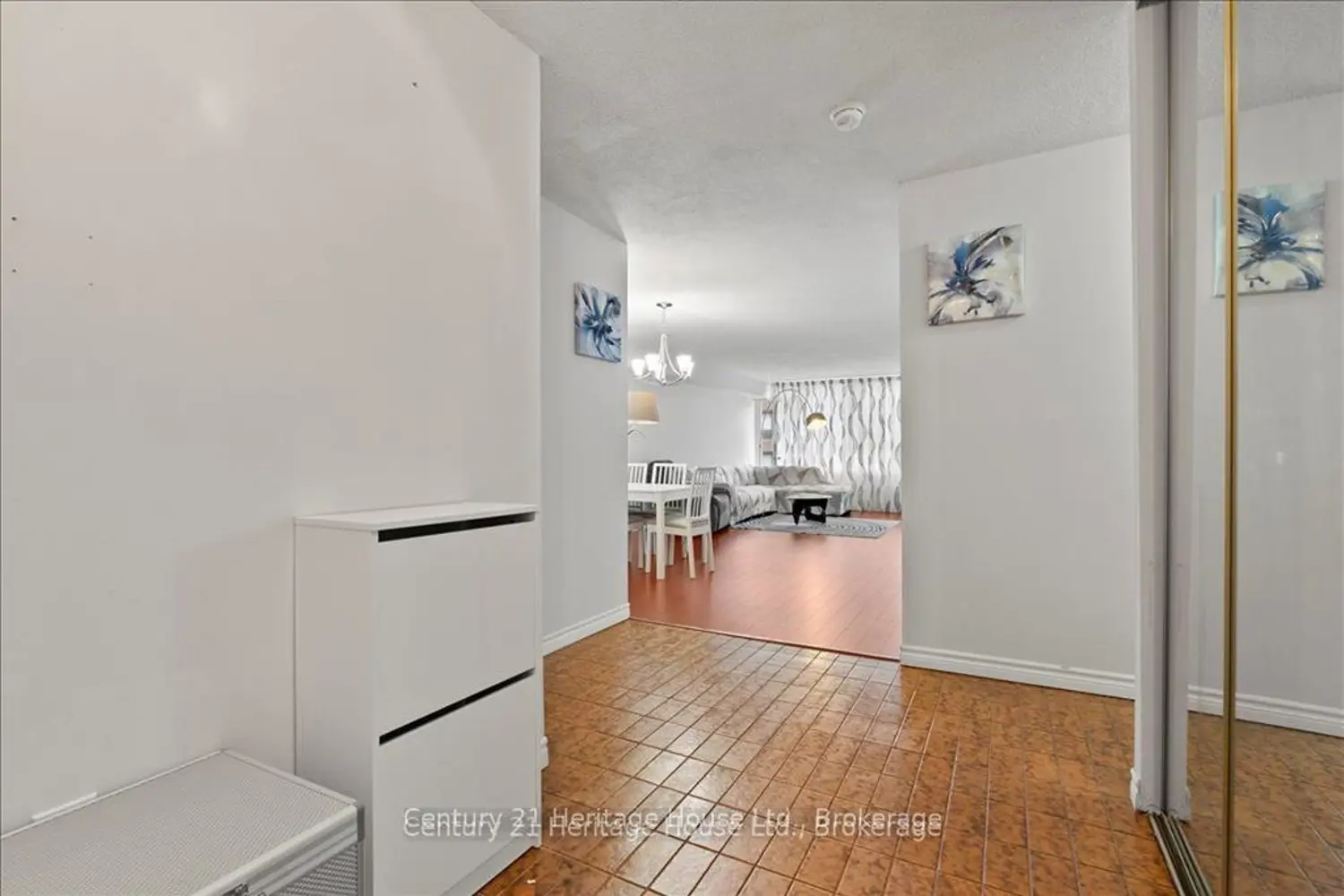 45 Carlton Street 609