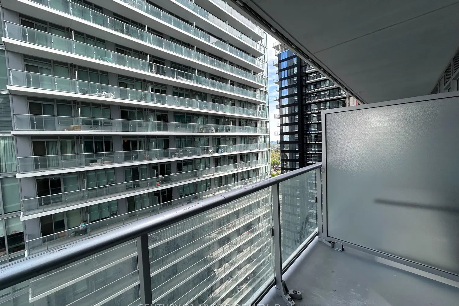 Additional image 12 of 195 Redpath Avenue 2714