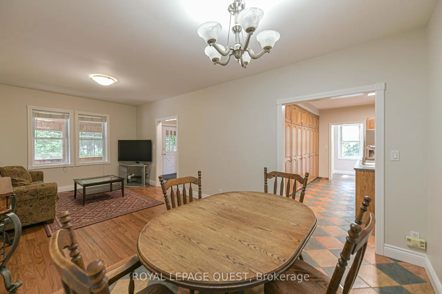 Additional image 8 of 1046 Southwood Road