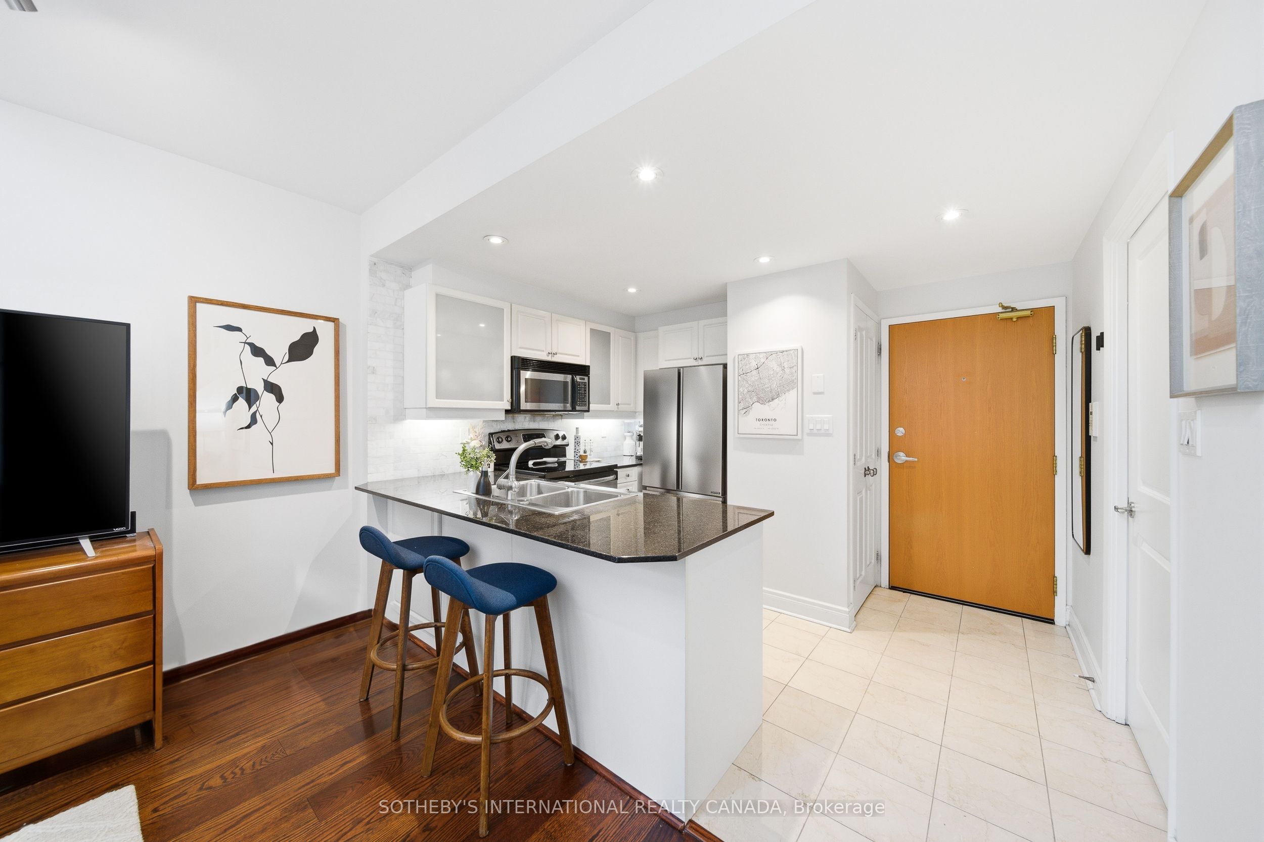 Additional image 5 of 1507-80 Cumberland Street, Toronto, ON, M5R 3V1