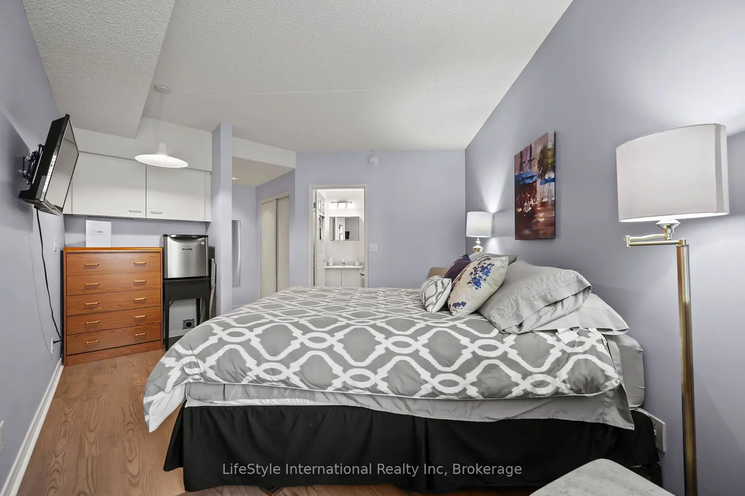 208 Silvercreek Parkway 209 photo 5