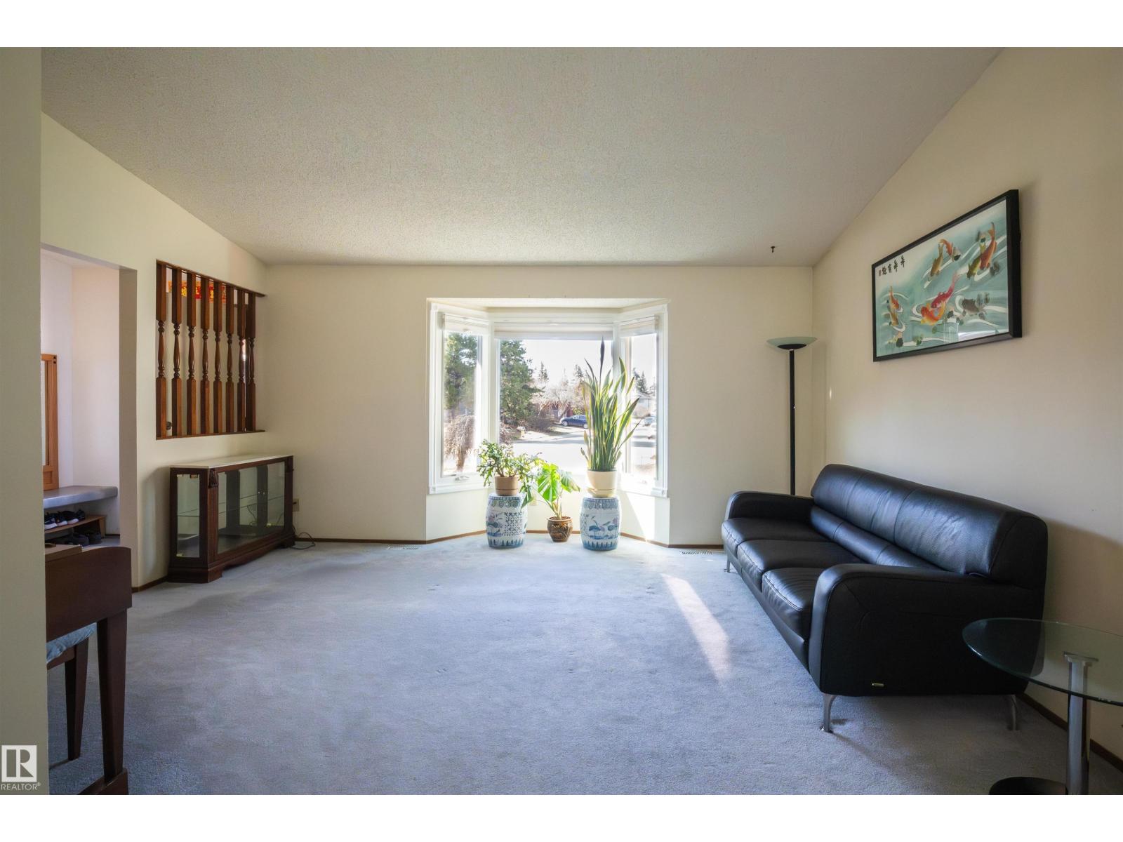 Additional image 3 of 4724 38b Avenue NW, Edmonton, AB, T6L5B9