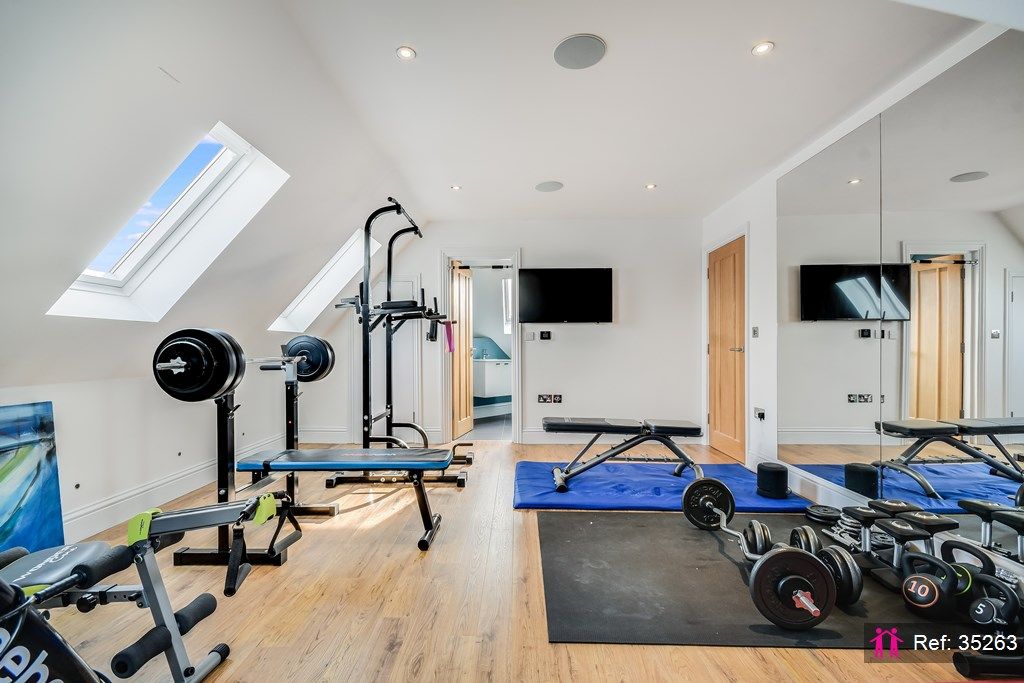 Additional image 13 of 5 bed detached house to rentRoundwood Avenue, Brentwood CM13