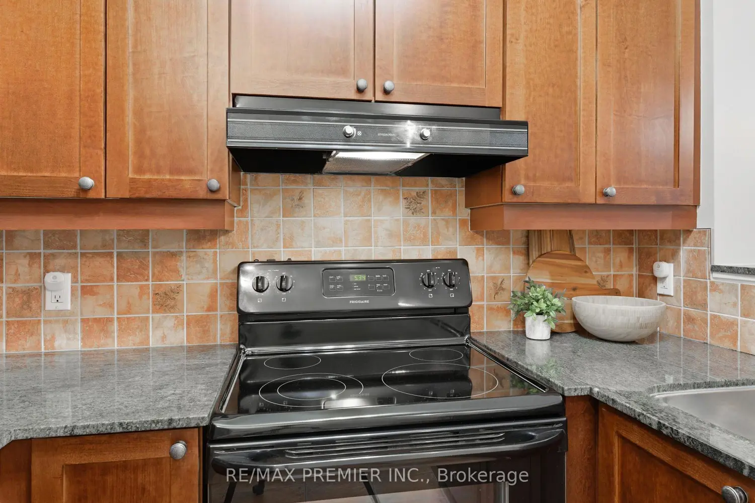 Additional image 9 of 16 Dallimore Circle Ph20