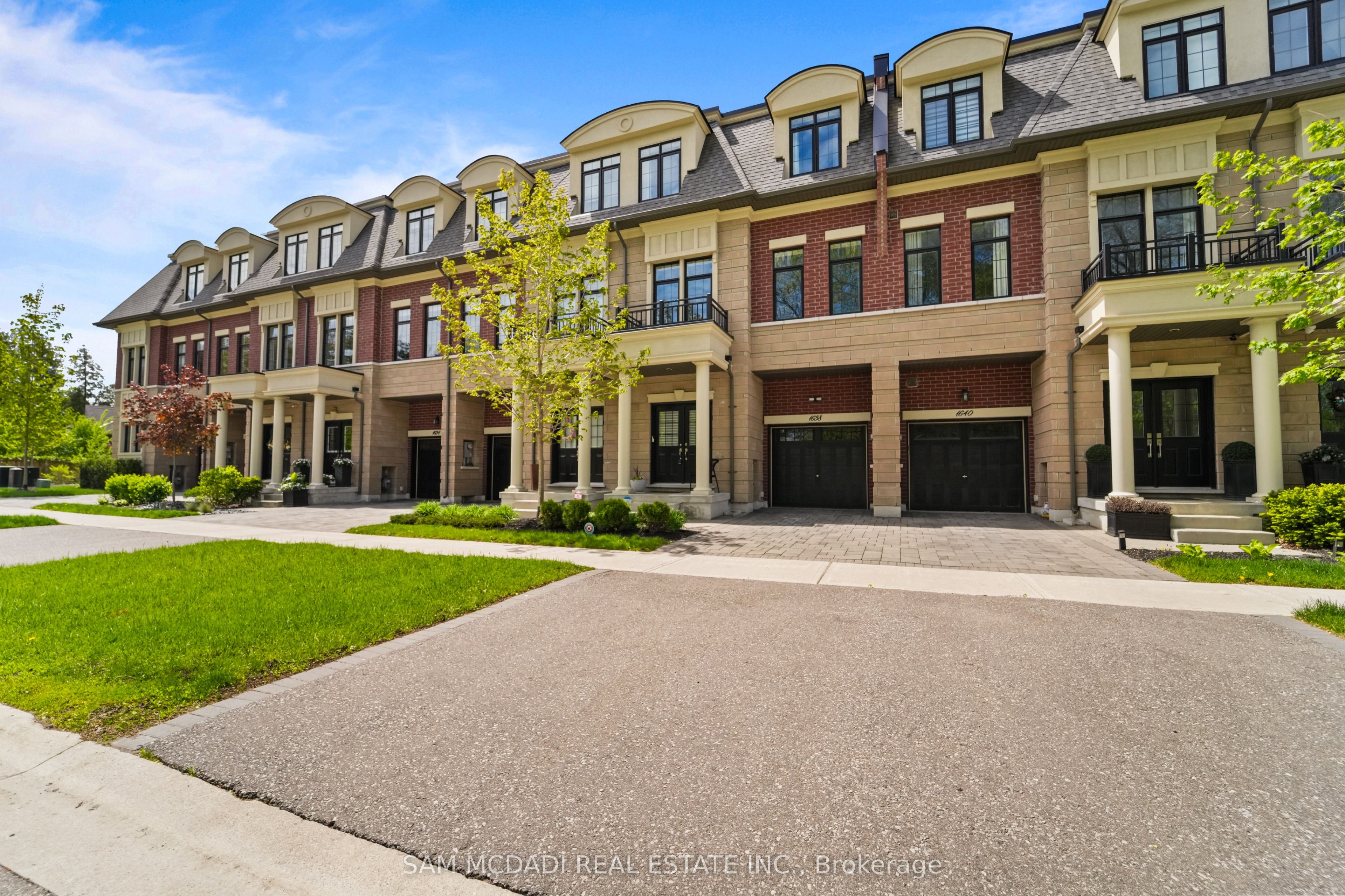 1638 Crestview Avenue, Mississauga, ON, L5G 0C3