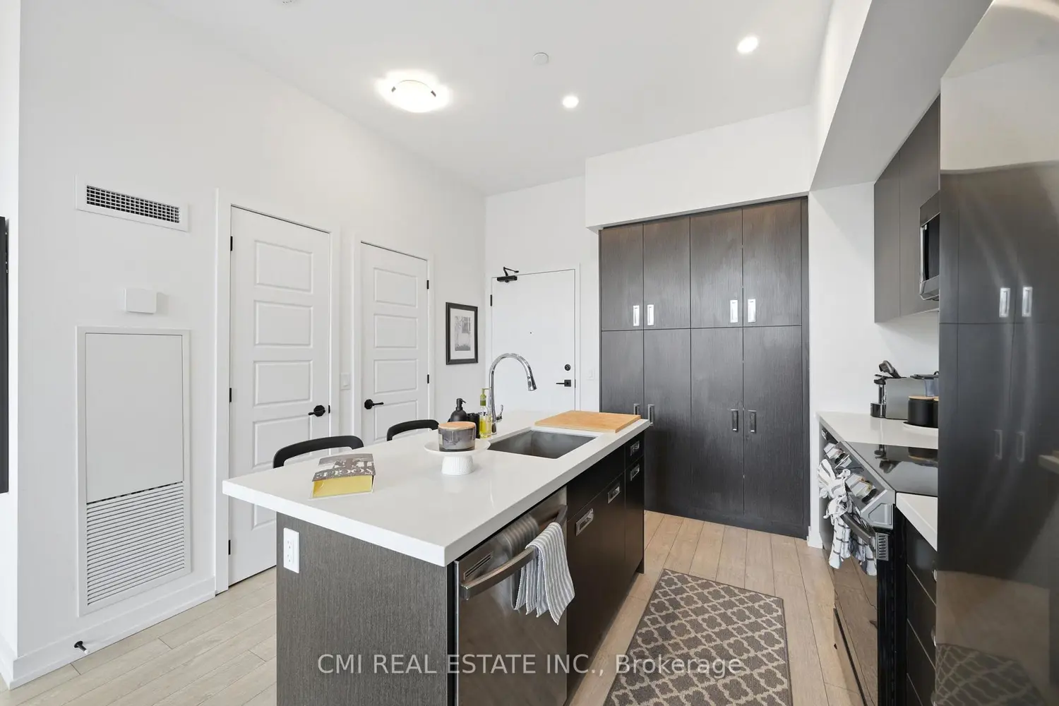 Additional image 11 of 415 Sea Ray Avenue 106