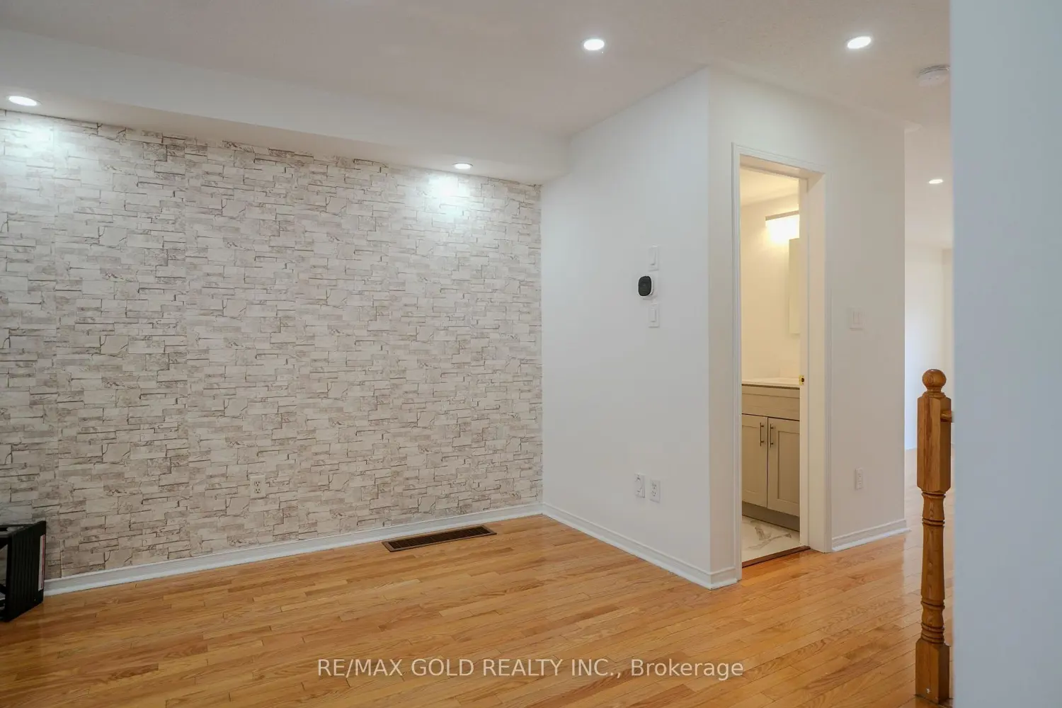 Additional image 6 of 7059 Fairmeadow Crescent