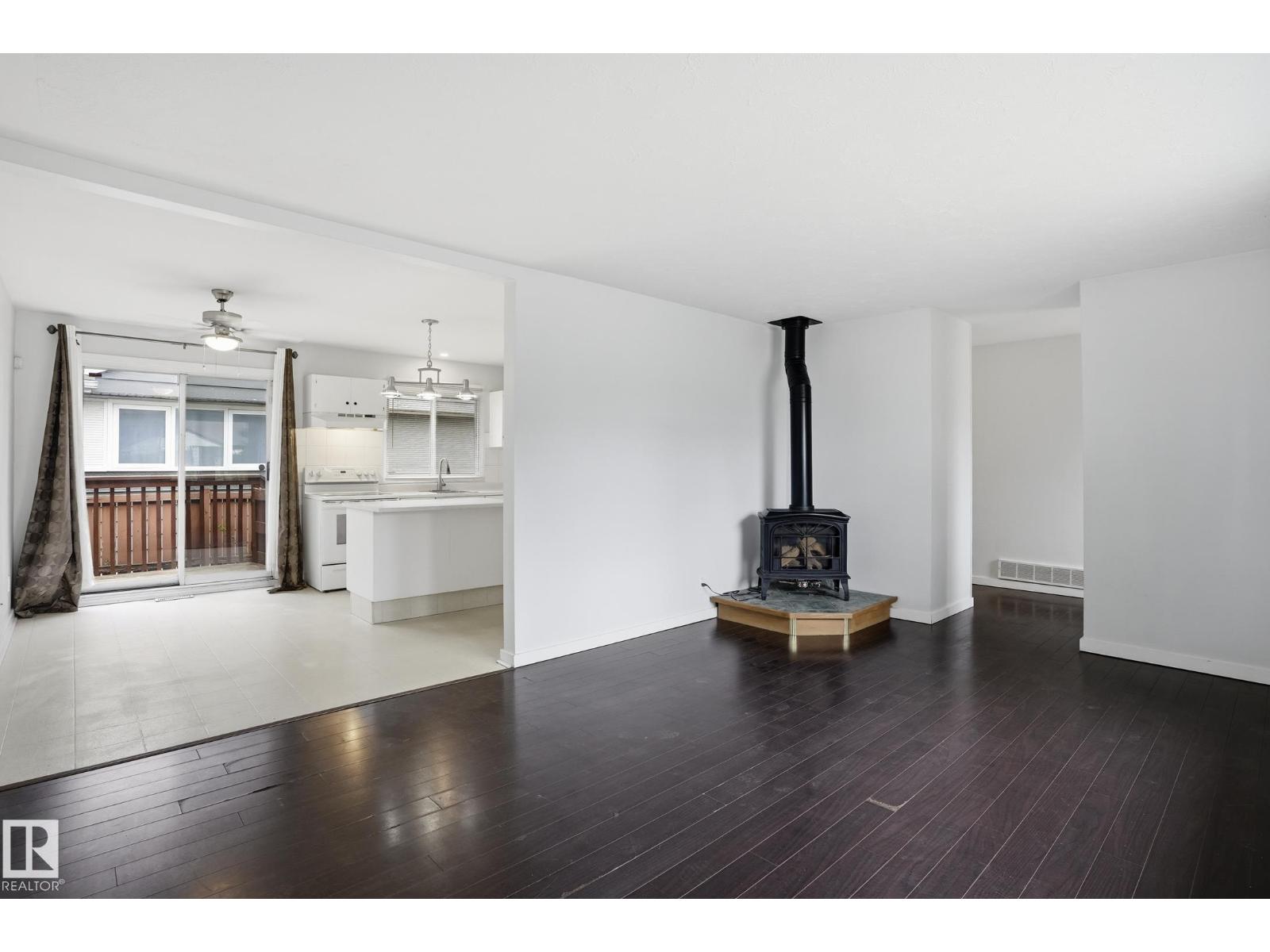 Additional image 5 of 8103 75 Avenue NW, Edmonton, AB, T6C0G5
