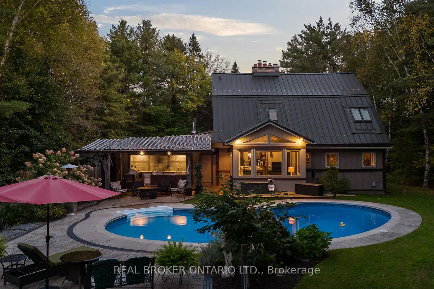 3686 Agnew Road photo 2