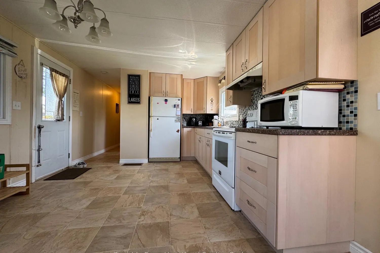 Additional image 8 of 39724 Amberley Road 36