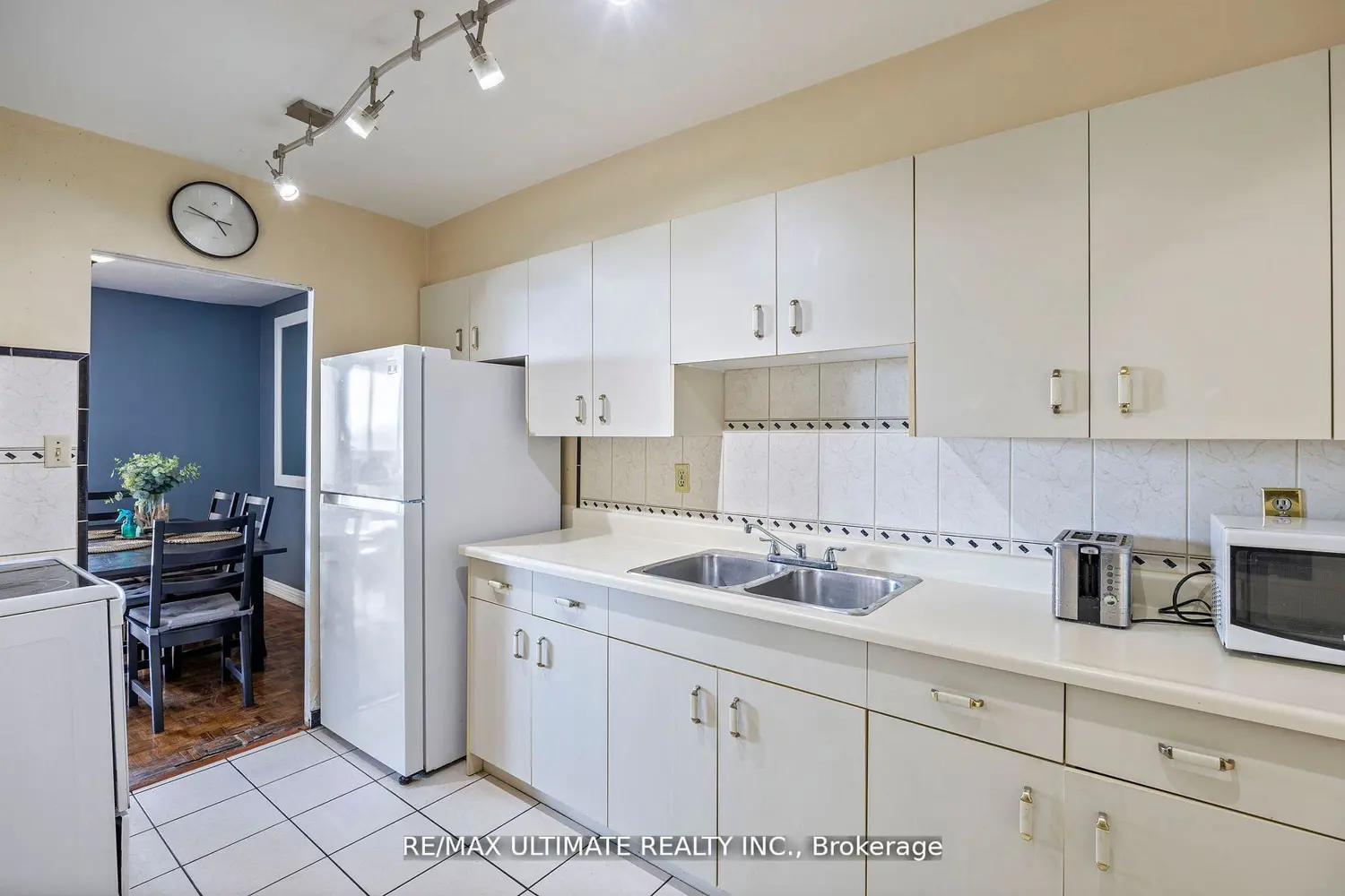 Additional image 10 of 85 Emmett Avenue 1807