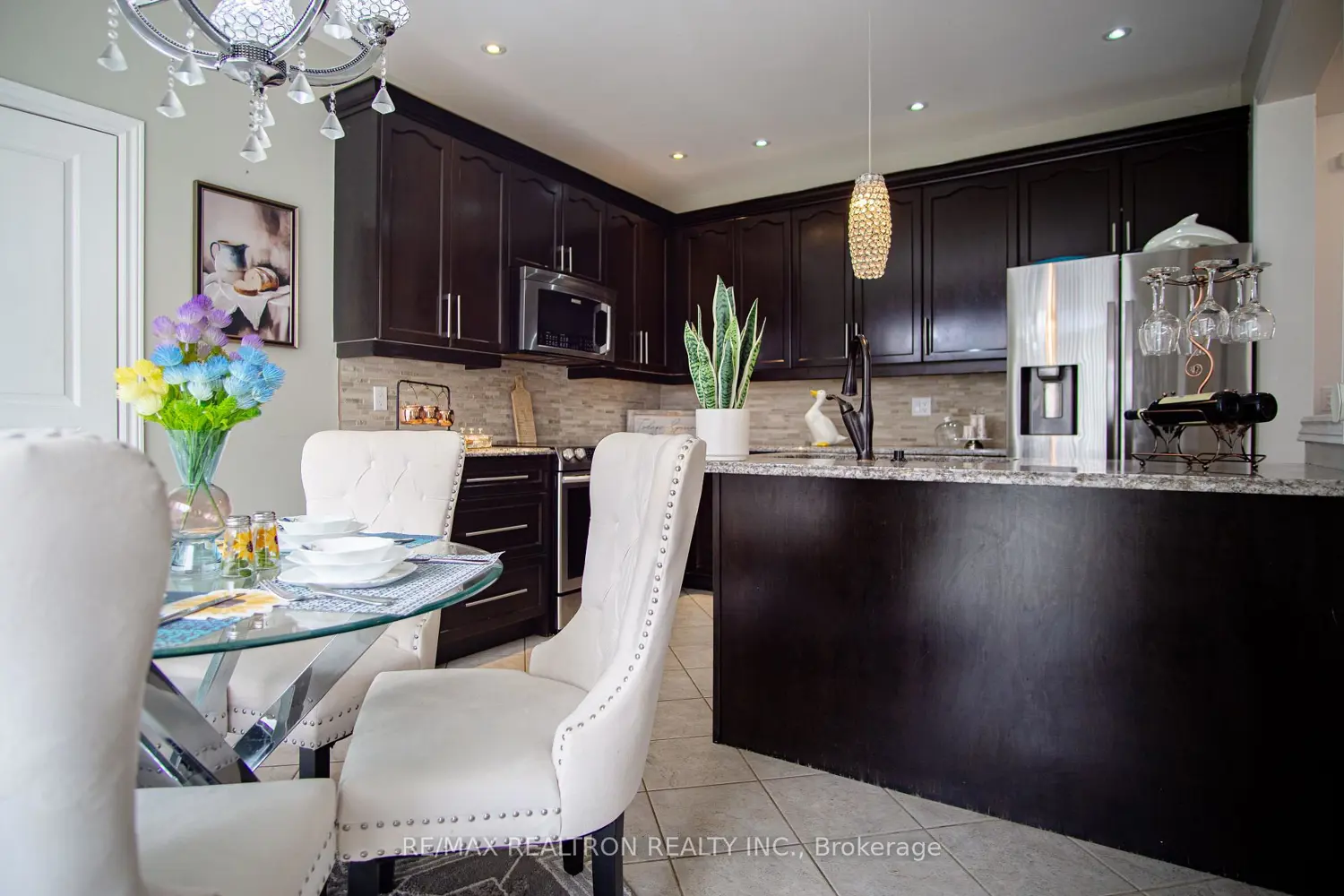 Additional image 8 of 936 Langford Street