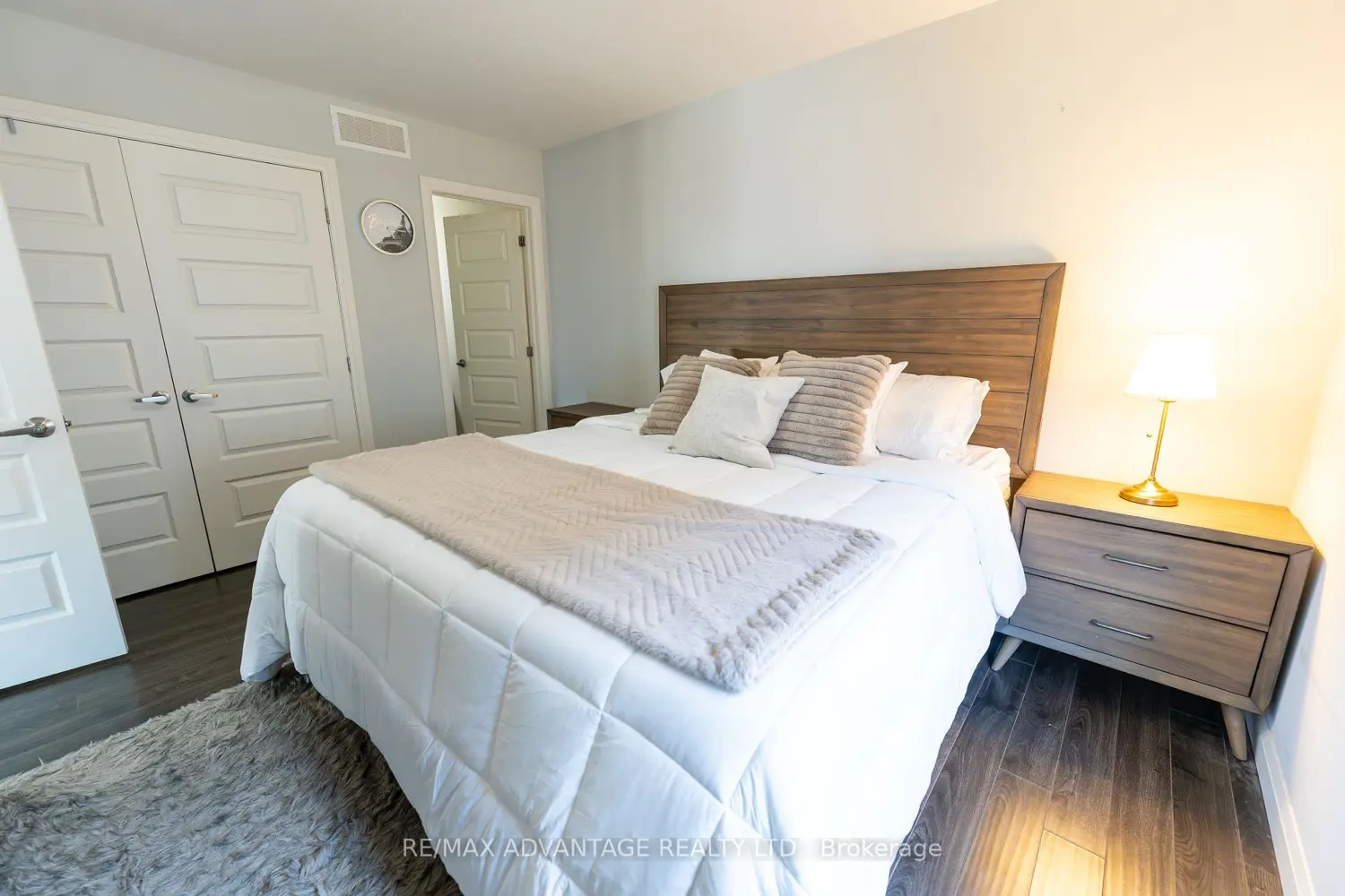 Additional image 12 of 3260 Singleton Avenue 130