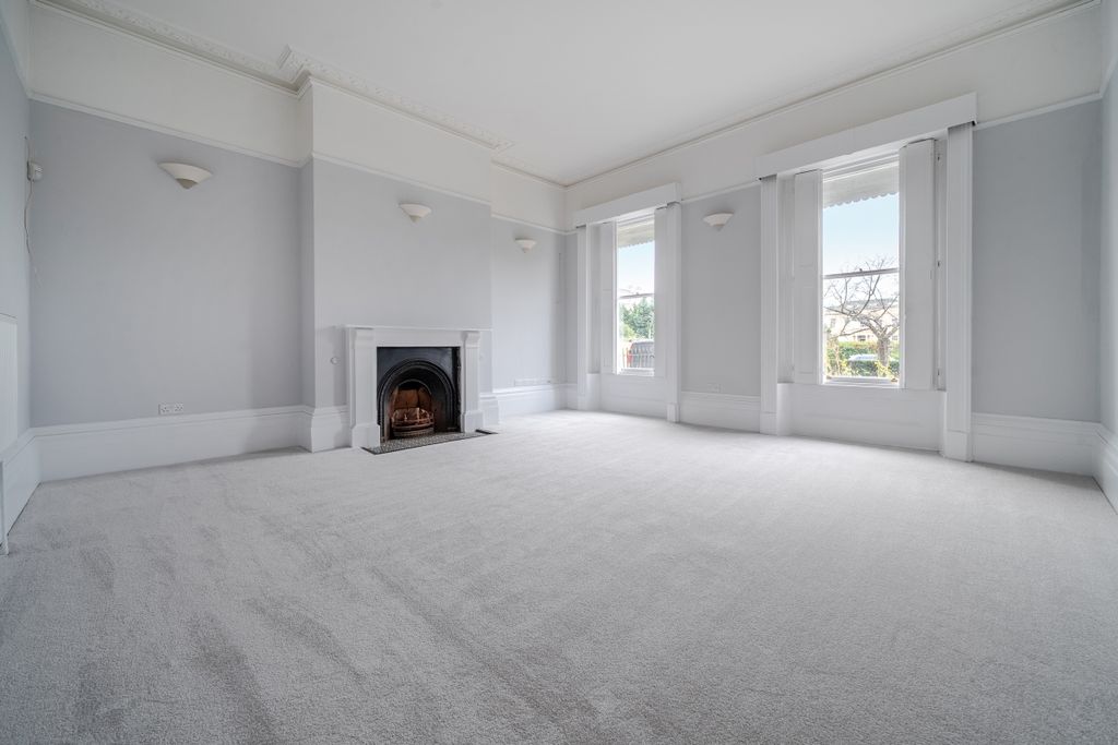 Additional image 21 of 6 bed town house to rentSuffolk Square, Cheltenham GL50