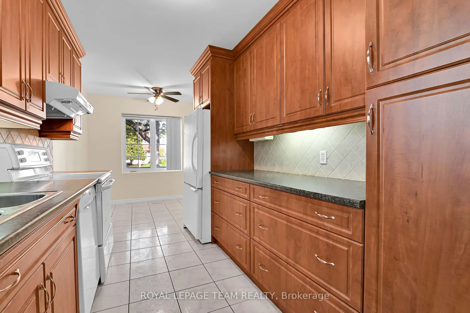 310 Mceachern Crescent photo 2