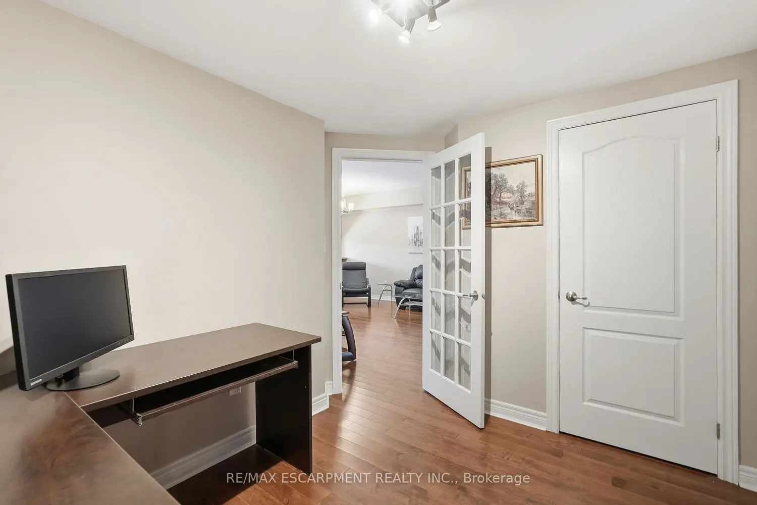 Additional image 15 of 4006 Kilmer Drive 407