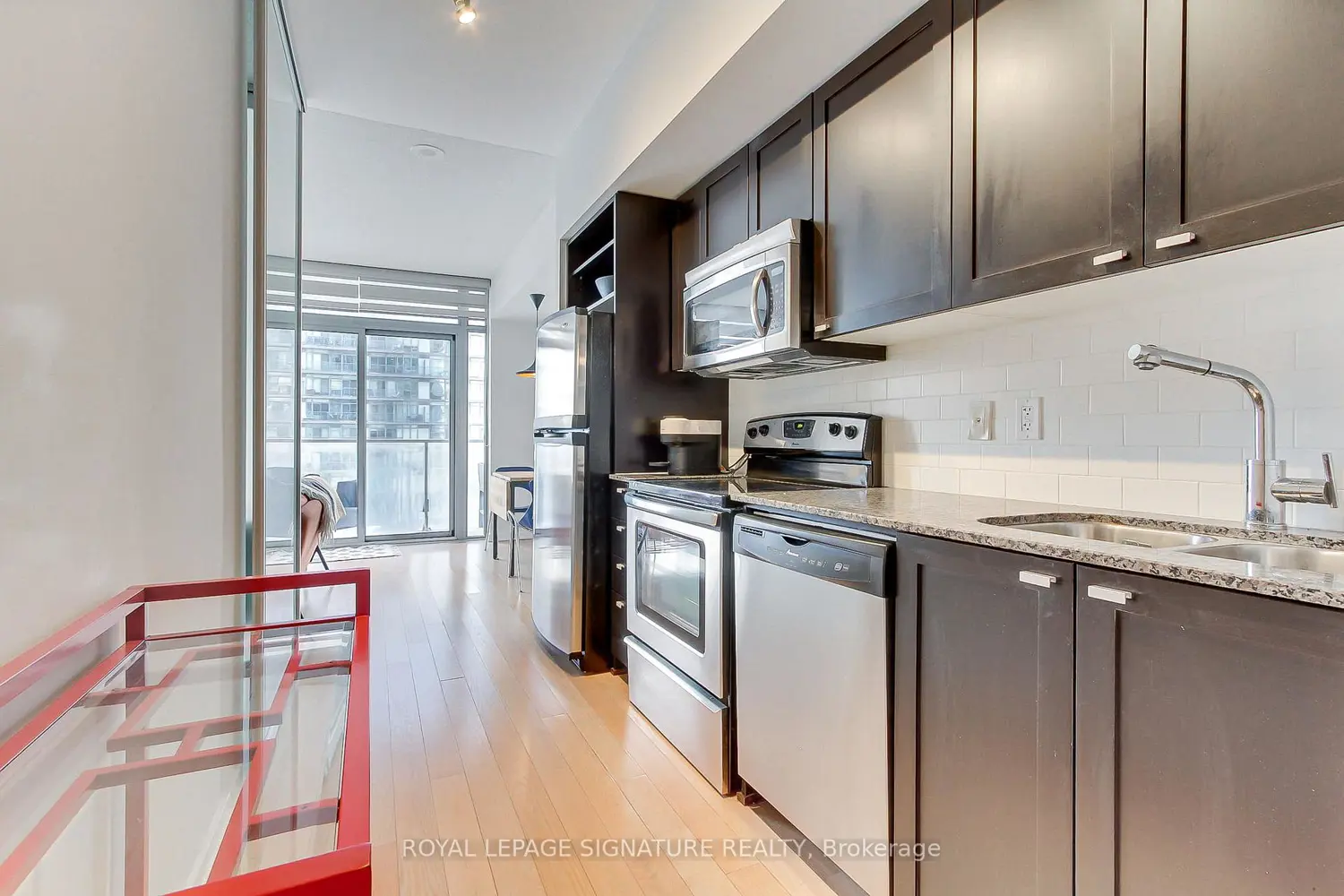 Additional image 7 of 103 The Queensway 1511