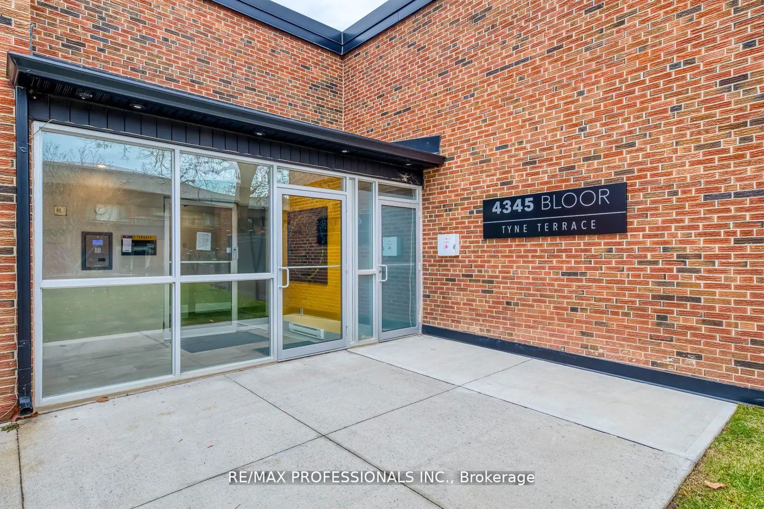 Additional image 2 of 4345 Bloor Street 51
