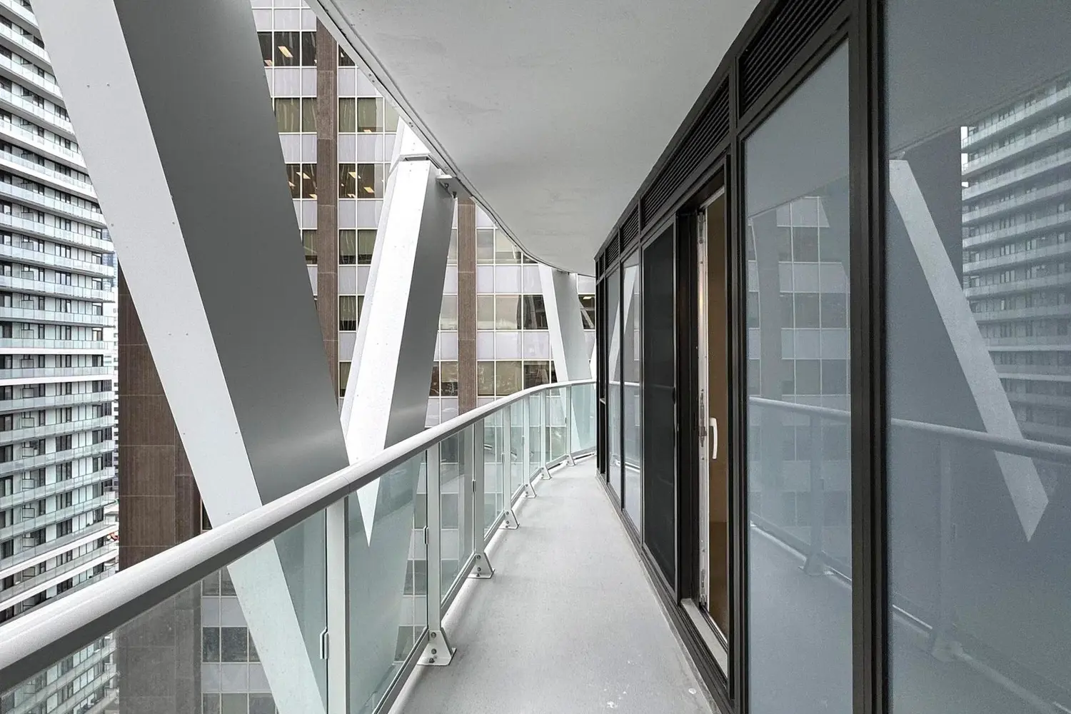 Additional image 15 of 230 Simcoe Street 2212