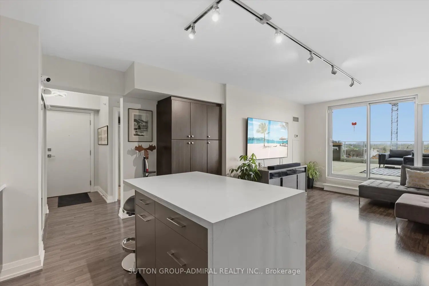 Additional image 4 of 555 Wilson Avenue 703E