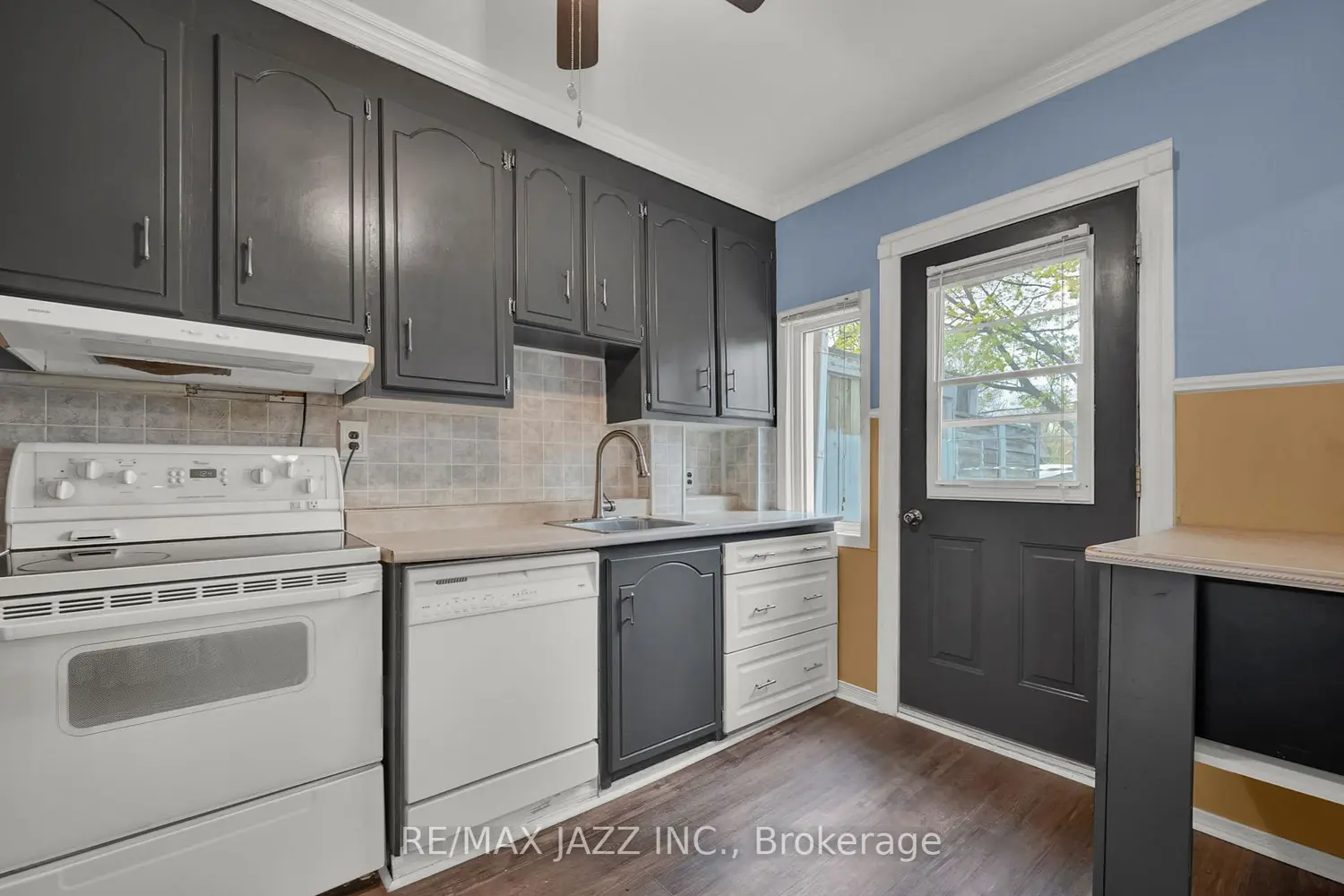 Additional image 13 of 636 Carnegie Avenue