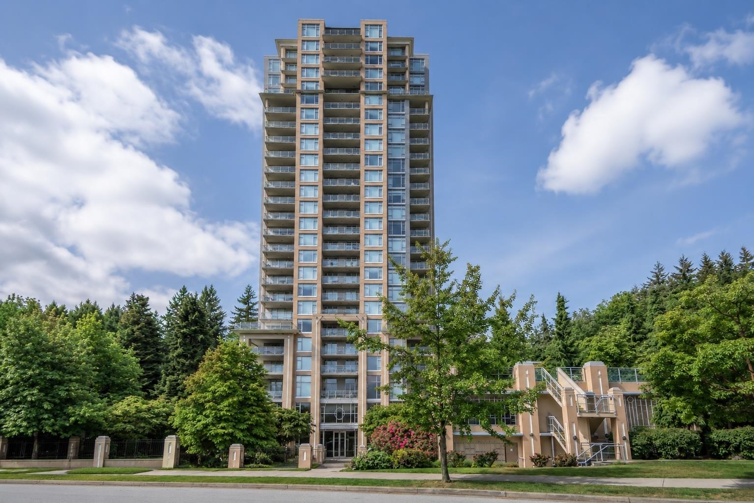 301-280 Ross Drive, New Westminster, BC, V3L 0C2