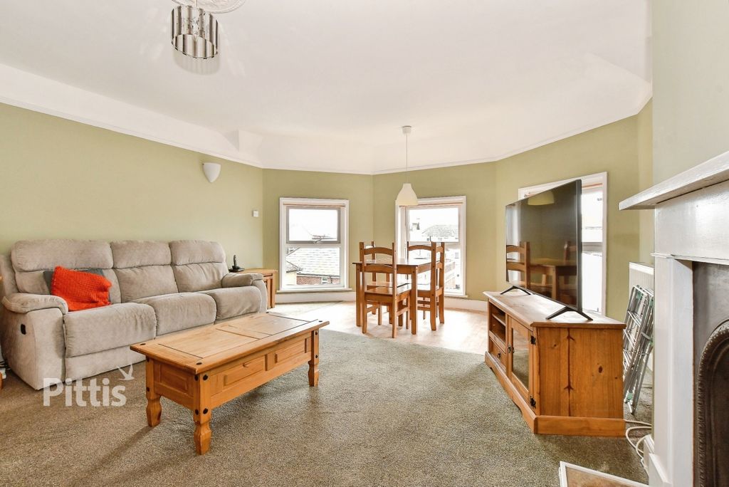 Additional image 2 of 2 bed flat to rentYork Road, Sandown PO36