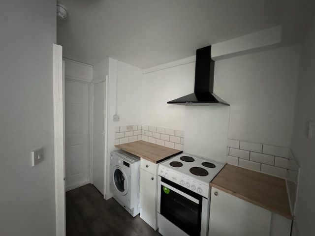 Additional image 3 of 2 bed flat to rentAnlaby Road, Hull HU3