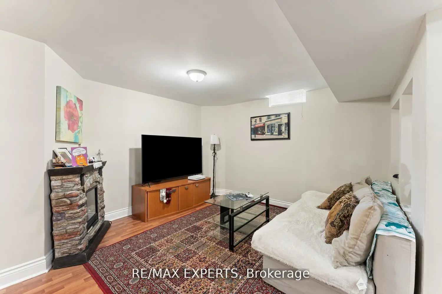 Additional image 14 of 19 Maximillian Street