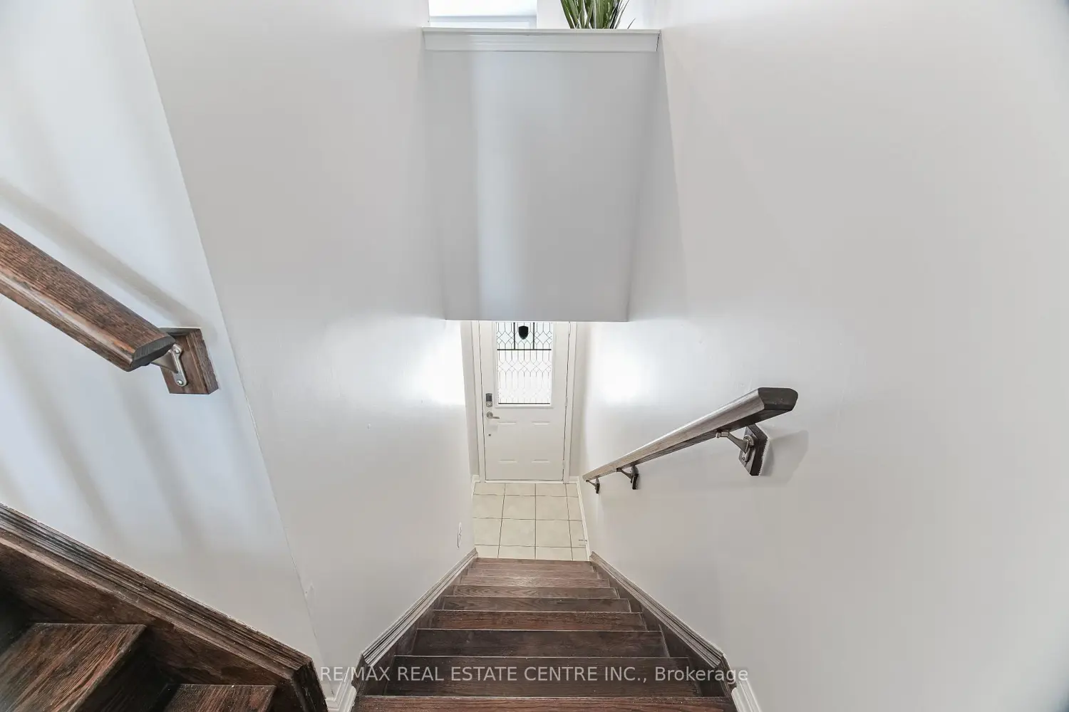 6020 Derry Road 64 photo 4