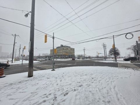 Additional image 2 of 302-2100 Finch Avenue W, Toronto, ON, M3N 2Z9