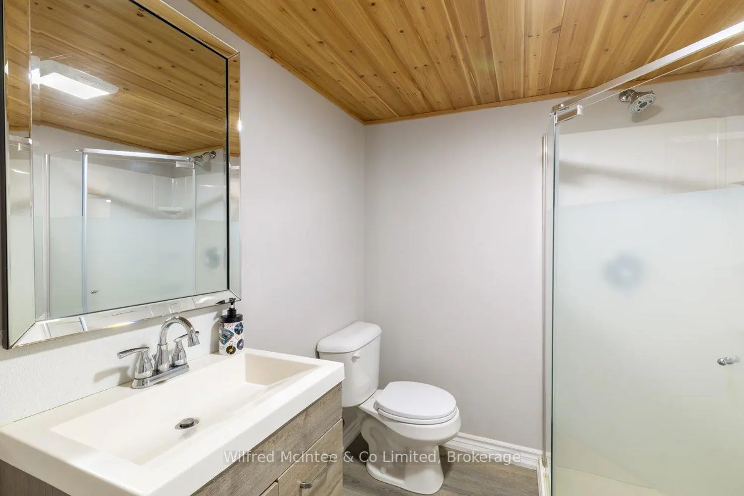Additional image 7 of 21571 Grey Road 16