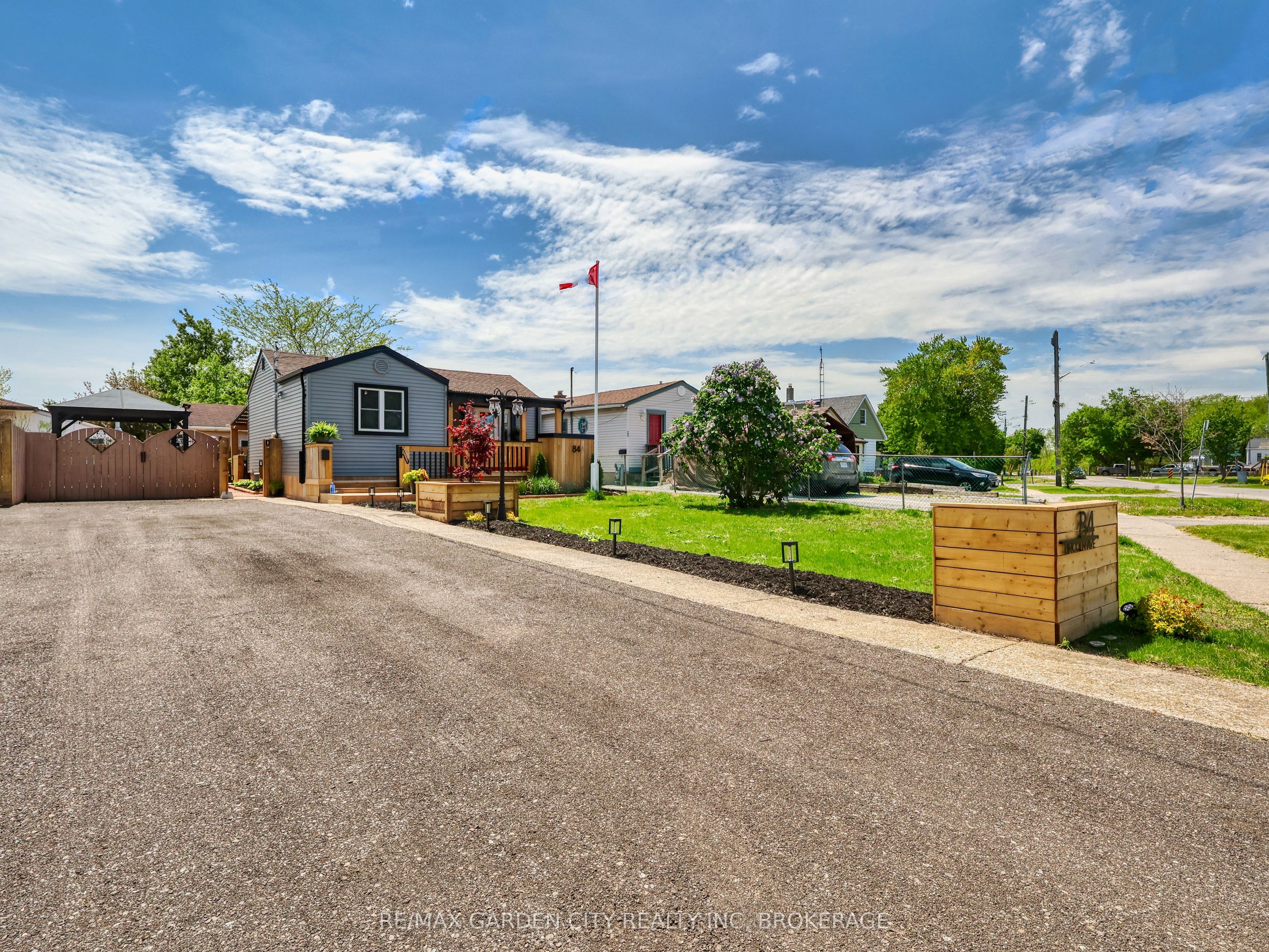 Additional image 2 of 84 Lincoln Avenue, St. Catharines, ON, L2P 2C9