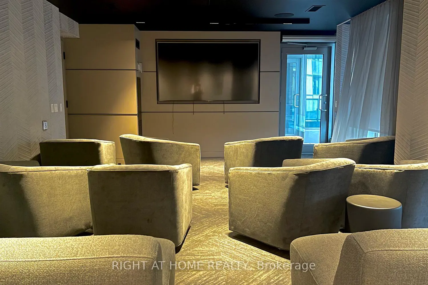 Additional image 20 of 4675 Metcalfe Avenue 206