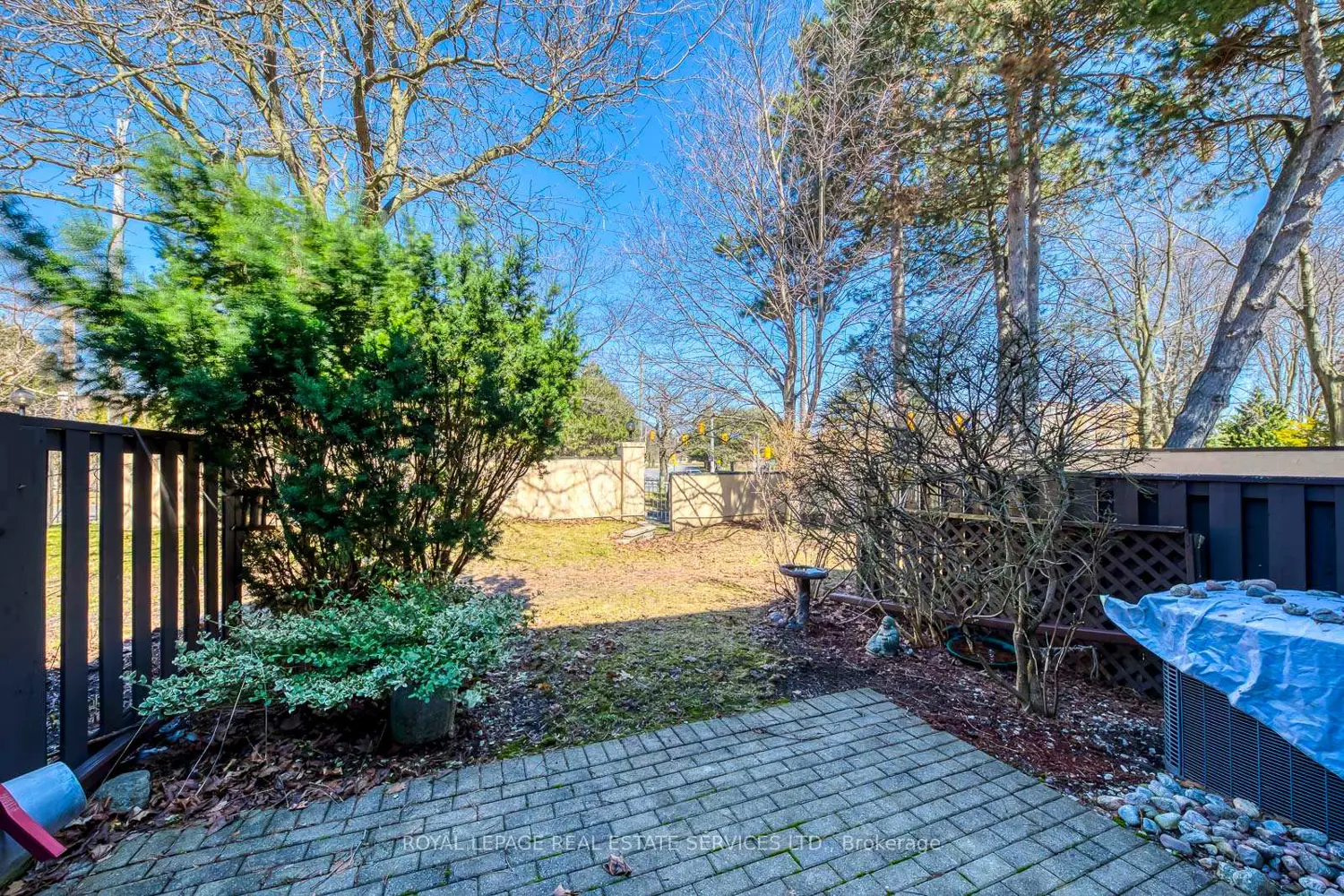 Additional image 18 of 4 English Ivyway