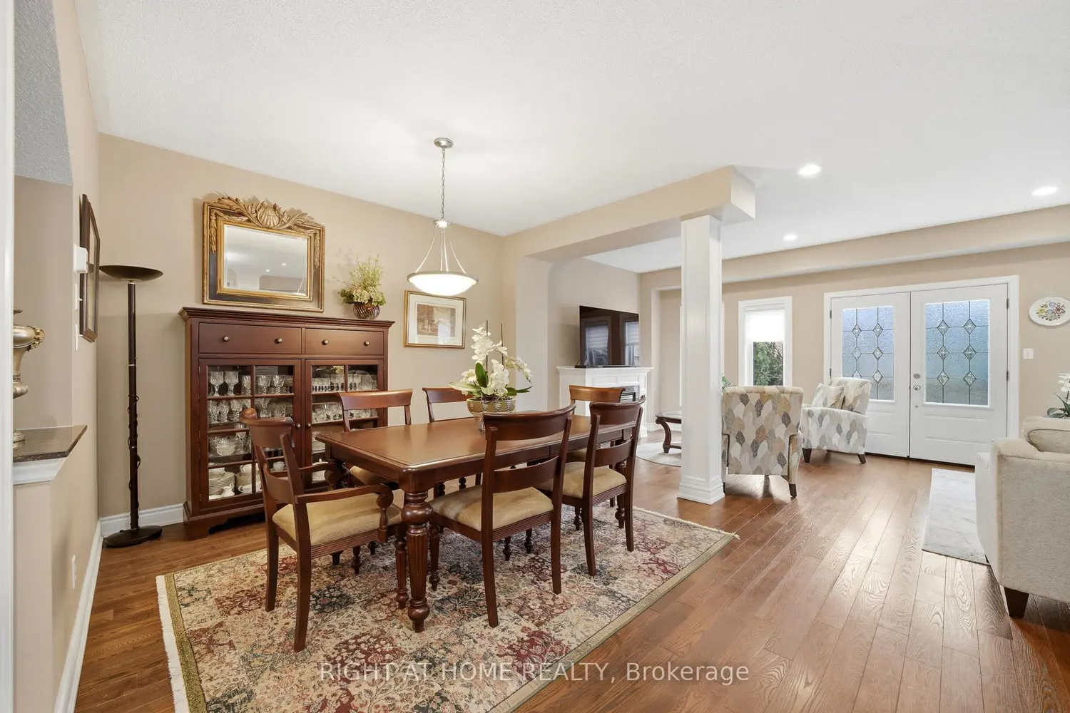 Additional image 8 of 2121 Pinevalley Crescent