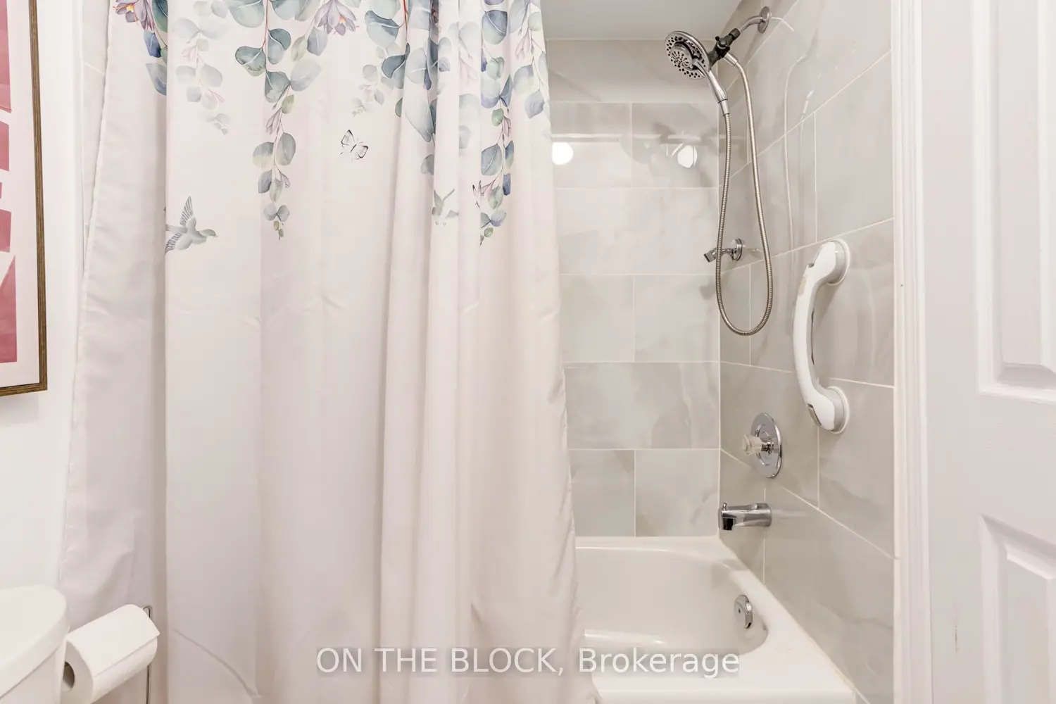 Additional image 17 of 224 Rosemount Avenue 4
