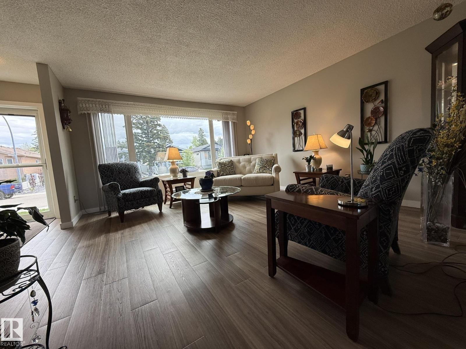 Additional image 6 of 9848 151 Street NW, Edmonton, AB, T5P1S8