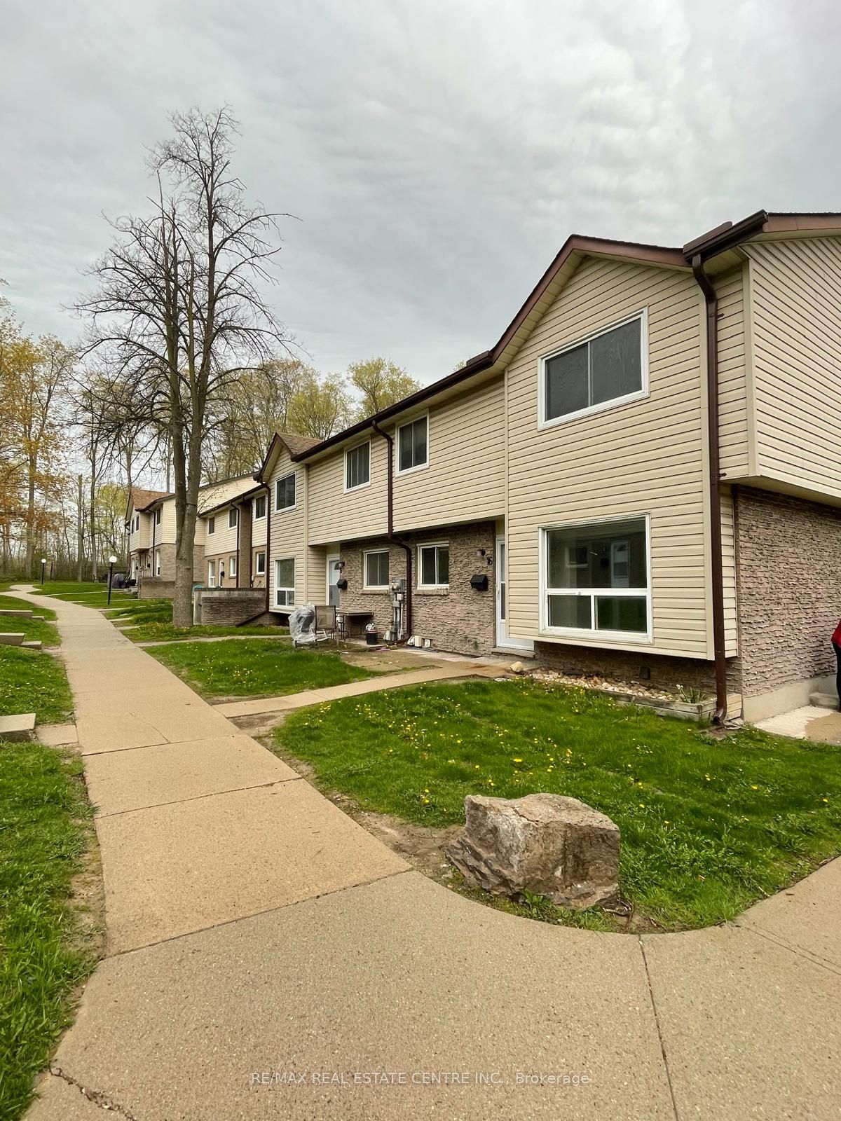 16-453 Albert Street, Waterloo, ON, N2L 5A7 photo 2